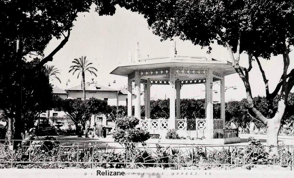 Relizane - Kiosque 02.jpg